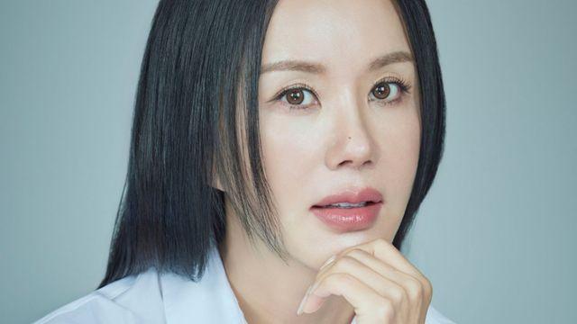 122만 관객 모으며 흥행 성공한 韓 영화, 엄정화와 5년 만에 컴백