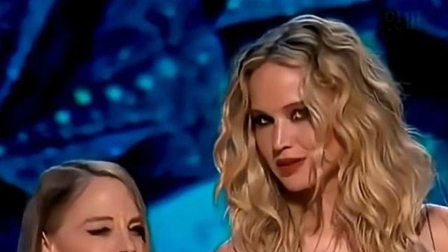 제니퍼 로렌스 되게 컸군요