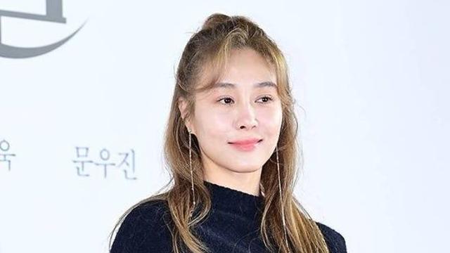 옥주현 콘서트, 2주 앞두고 연기…