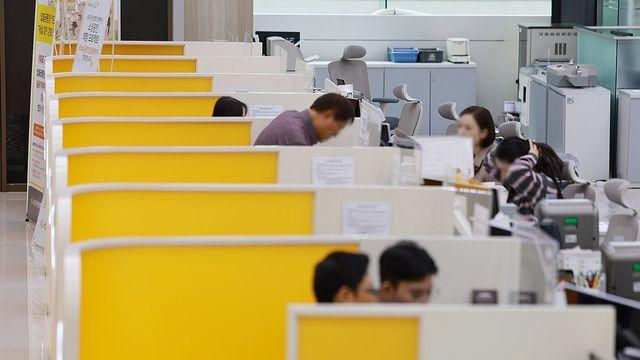 4대 은행 가계대출 셧다운 임박…올해 계획보다 24% 더 늘어