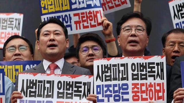 국힘, 지지율 답보에 타개책 고심…