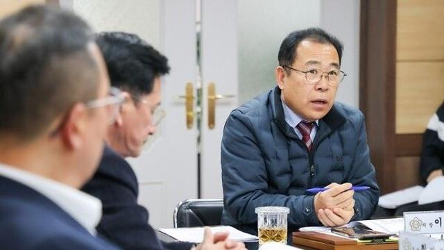 울릉군의회, ‘2025 농어촌버스 손실보전·무료서비스 정책’ 집행부 보고 받아