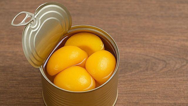 “과즙 아니었어?” 황도 통조림 속 달콤한 액체 정체, 알고 보니…