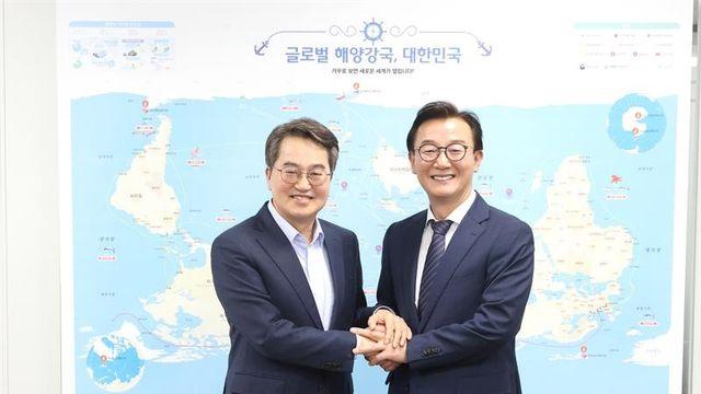 김동연 “평택항 유휴수면에 국내 최대 규모 태양광 발전시설 설치” 건의