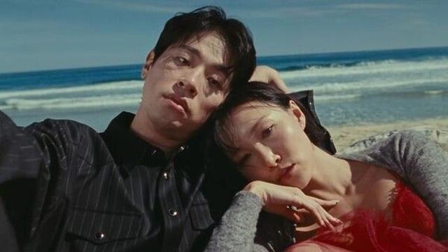 청룡 효과 제대로 봤다…화사 '굿 굿바이' 음원 차트 1위