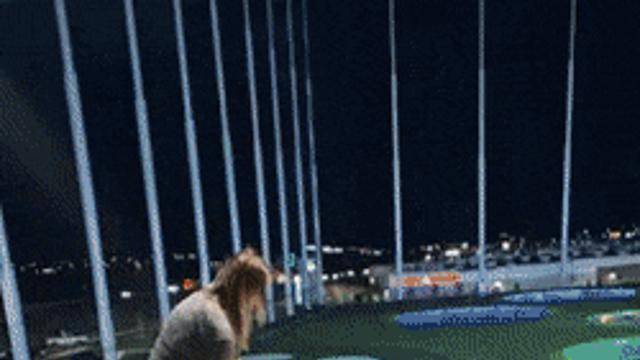 수직으로 솟은 골프 실력.