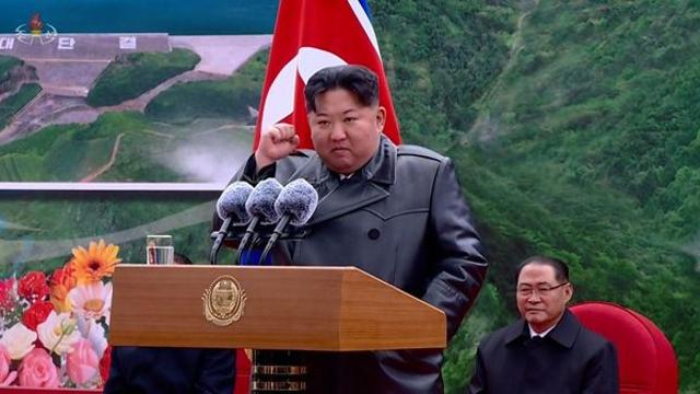 北 김정은, 발전소 준공식 참석… 당대회 앞두고 결속 차원