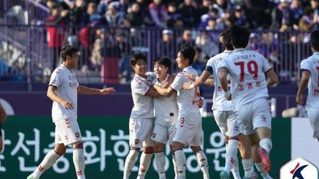 울산 턱밑까지 추격한 수원FC! 이재원 한 골로 안양 잡고 잔류 희망 살렸다 [케리뷰]