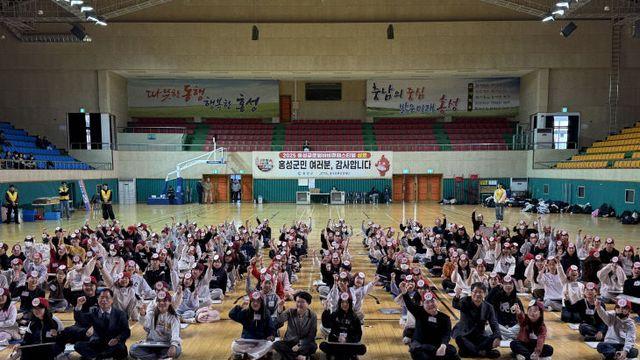 [2025 홍성 안전골든벨] 안전상식 대표주자를 가려라… 재미난 퀴즈 풀며, 치열한 경쟁 '안전의식 UP'