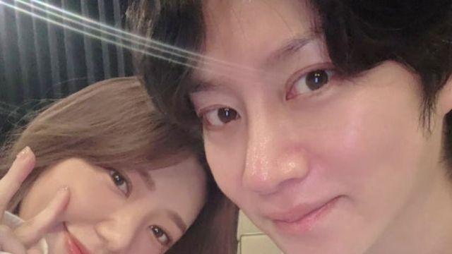 “전 부인 다시 만났다”… 김희철, 11년 만에 곽설부와 재회 ‘감격 셀카’