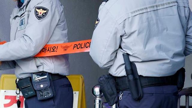 70대 어머니 흉기로 살해한 20대 아들…경찰, 긴급 체포 (용인)