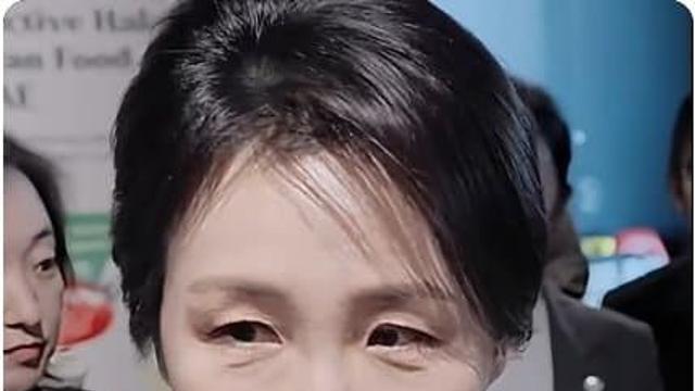 K-할랄 푸드? 매끈매끈하다. . ㅇㅇ엄마 김혜경과 미모대결하는아랍녀ㄷ