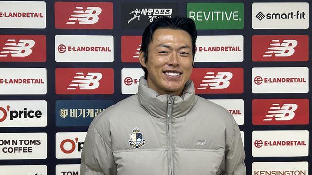 이랜드 안정화 이끈 구성윤 “승격 일구고 구단 새 역사 쓰고 싶다” [IS 목동]