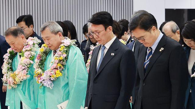 임정요인 환국 80년만에 후손이 재현…시민자격 아닌 최고예우로