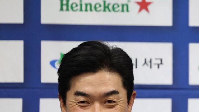 '챔피언' 인천, 윤정환 감독과 재계약…내년 K리그1서도 동행