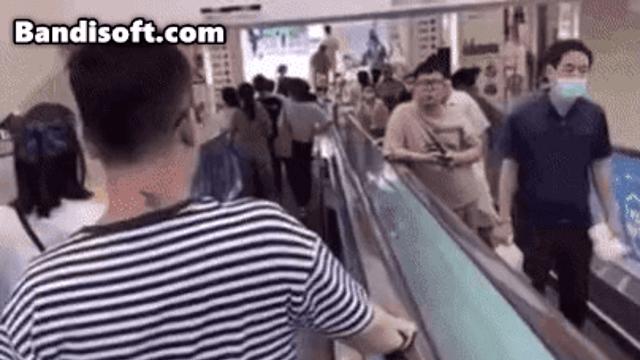 탈모인들의 인사 방법.