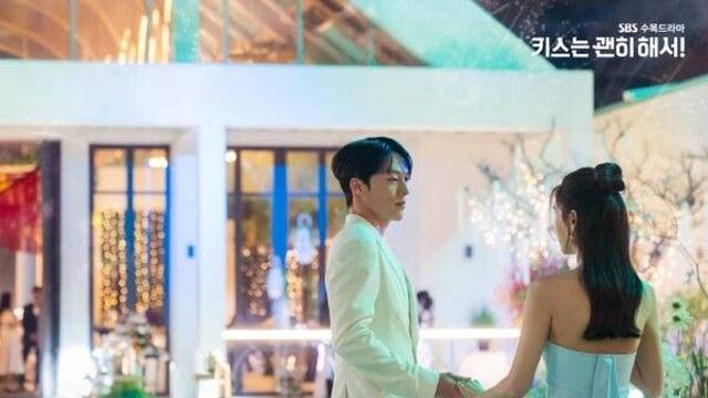 'OST 최강자' 손디아, '키스는 괜히 해서!' 네 번째 주자 합류... 겨울 감성 로맨스 'Love is' 발매