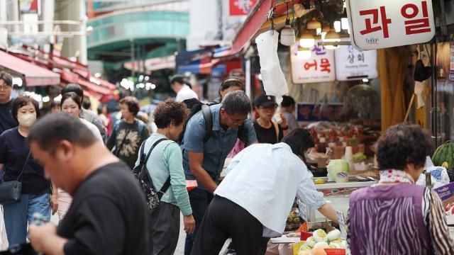 소비심리 8년 만에 최고…