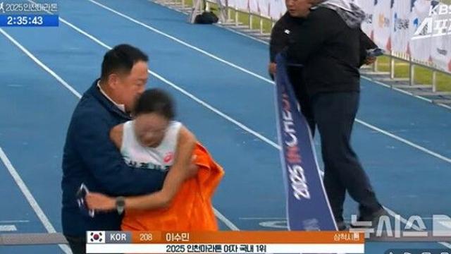 국내 여자부 1위 선수, 결승 직후 감독 '과도한 신체접촉' 논란