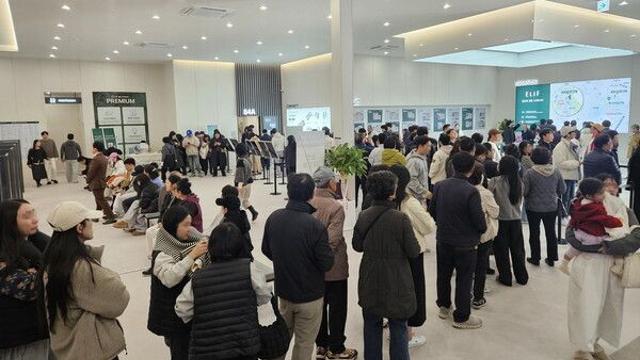 계룡건설 컨소, '엘리프 세종 스마트시티' 견본주택 구름 인파