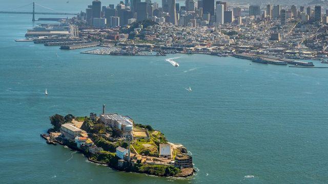 미국 서부 거대 동상 설치 계획.jpg 