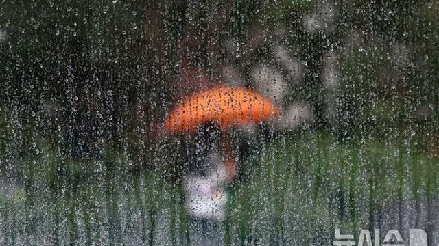 전북 흐리고 비나 눈…낮 7~11도 '대기질 나쁨'