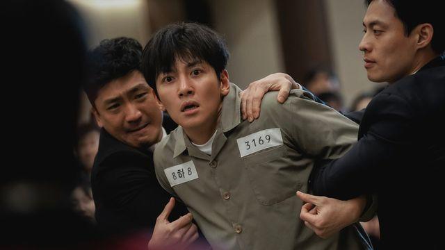 지창욱, 눈빛 뒤집었다…“내가 장르다” 글로벌 2위 질주