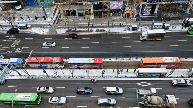 ‘올겨울 덜 춥다’···기상청 “평년과 비슷하거나 더 따뜻할 확률 80%”