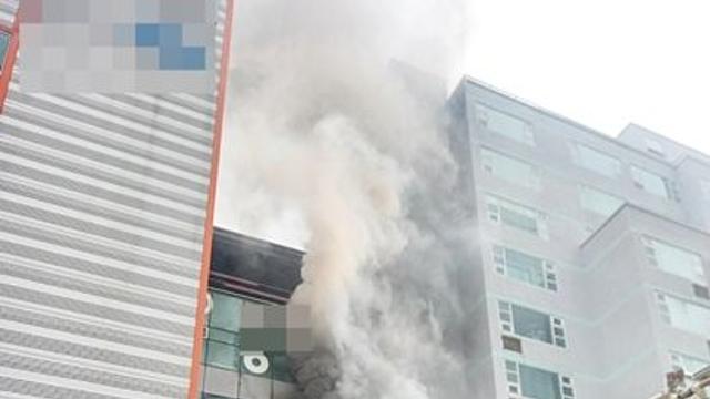 고양 행신동 자동차검사소 화재…소방관 1명 중상