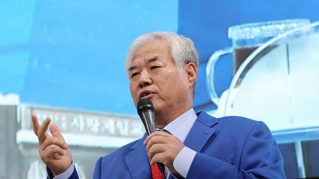 기자회견 자청 전광훈, 혐의 거듭 부인…경찰은 유튜버 재소환(종합)