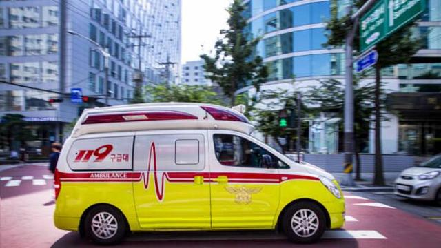 부산 공장 5t 트럭 적재함서 70대 숨진 채 발견