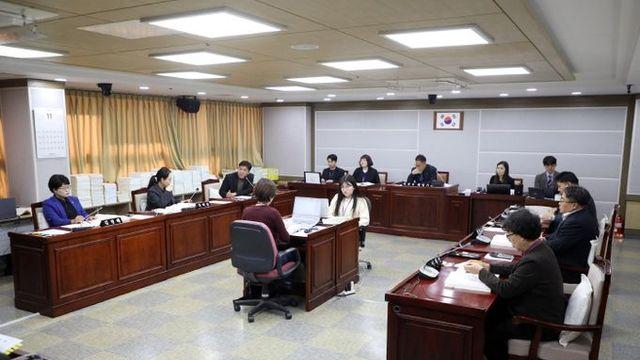 수원특례시의회 환경안전위원회, 안전교통국 행정사무감사 진행