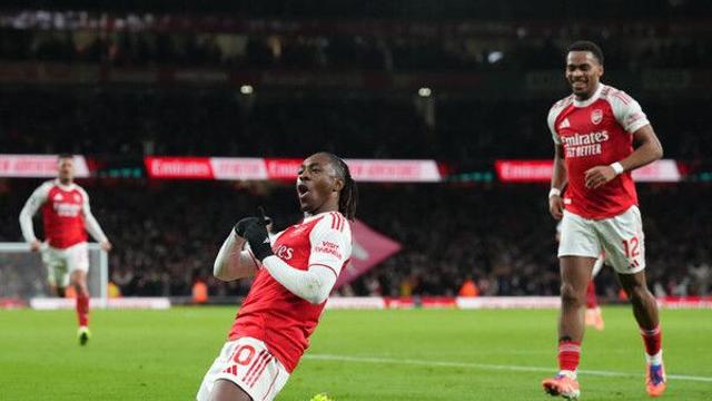 아스널, 북런던더비서 토트넘 4-1 완파…에제 해트트릭