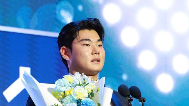 NC, 센터 라인 4자리 중 3자리 수비상 배출...9연승 마감 경쟁력 증명 [KBO 시상식]