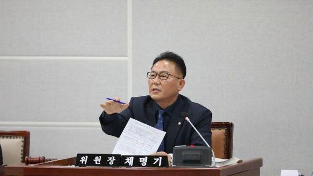 수원특례시의회 채명기 위원장, 수원시 주차난 해결을 위한 대안 마련 촉구