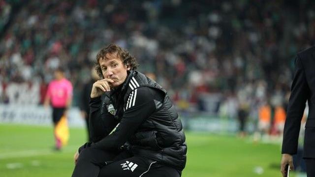 [오피셜] ‘전북 타노스 코치 인종차별 낙인’ 사임 의사 전달, “이번 시즌 종료 후 떠나기로 결정”