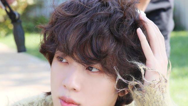 방탄소년단 진, 스포티파이도 숨차게 만든 6억 회전