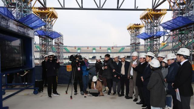 金총리, '서울아레나' 건설현장 찾아 