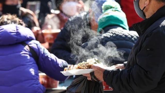 [내일날씨] 아침 도로 빙판길…영하권 추위 기승