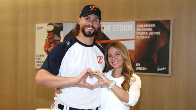 '딸 출산' 폰세 이어 와이스 부부도 겹경사, 아내 헤일리 