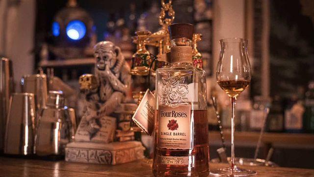 바텐더들에게 물었다! 연말에 추천하는 단 하나의 위스키는?