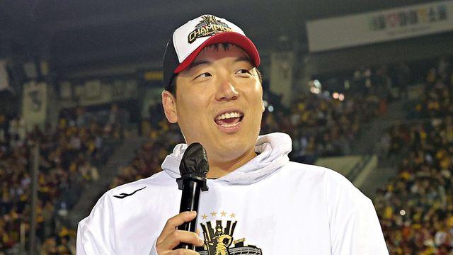 '대이변 발생' 두산도, LG도 아니었다…FA 김현수, '이 구단'으로 전격 이적