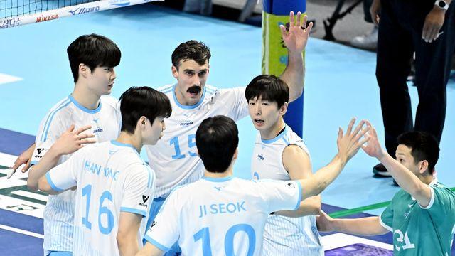 '7연승 고공비행' 대한항공, 명가 재건하나…사령탑 헤난 시대