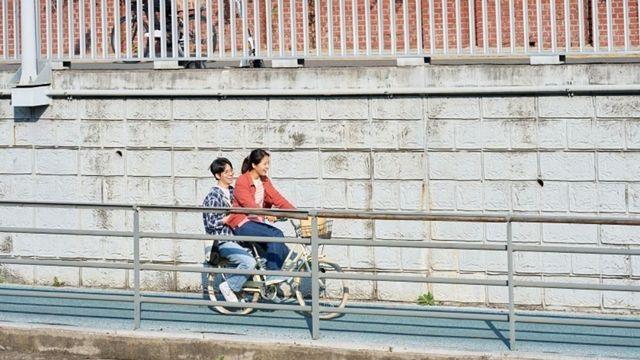 할리우드 영화 사이서 홀로…입소문으로 묵묵히 역주행→1위 한 ‘한국 영화’