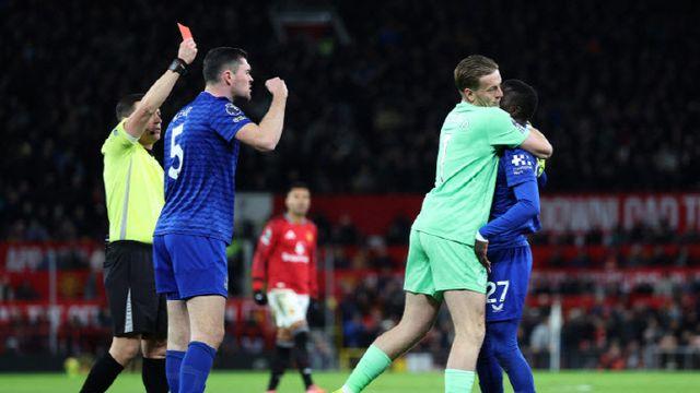 ‘경기 중 동료 따귀를 퍽’, 에버턴-맨유전서 나온 황당 퇴장