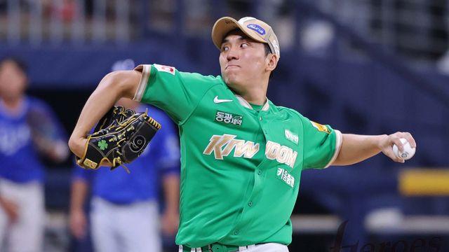 키움 투수 윤석원, 팔꿈치 부상으로 상무 입대 철회