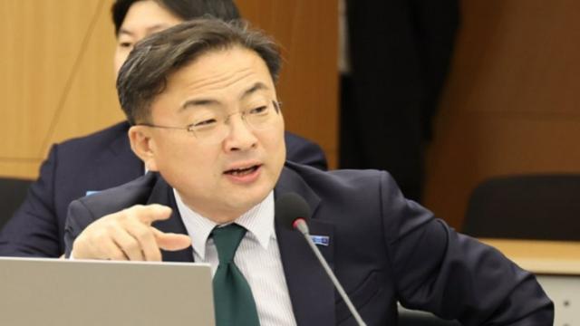 신장식 “이준석, 지난 선거 때 국민께 혼나고도…본인이 토론 무적?”