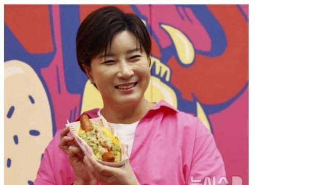 오늘 런칭행사한 박세리 and 강남 핫도그 가게 가격 수준