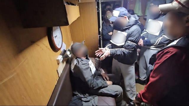 원양어선서 동료 폭행해 숨지게 한 외국인 2명 구속
