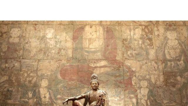 1300년전 제작된 간지나는 불교 불상.jpg